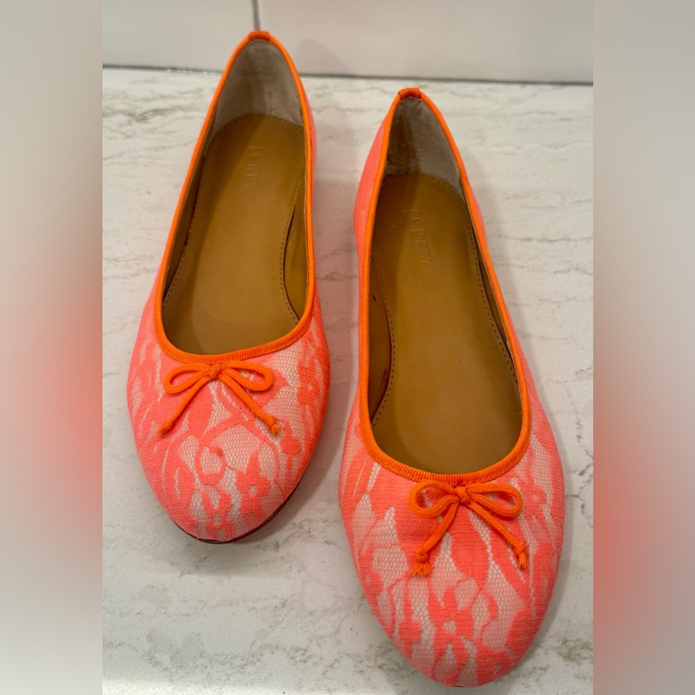 🔸 J. CREW Neon Coral Orange Lace on White Ballet Slipper Flats — Size 8.5